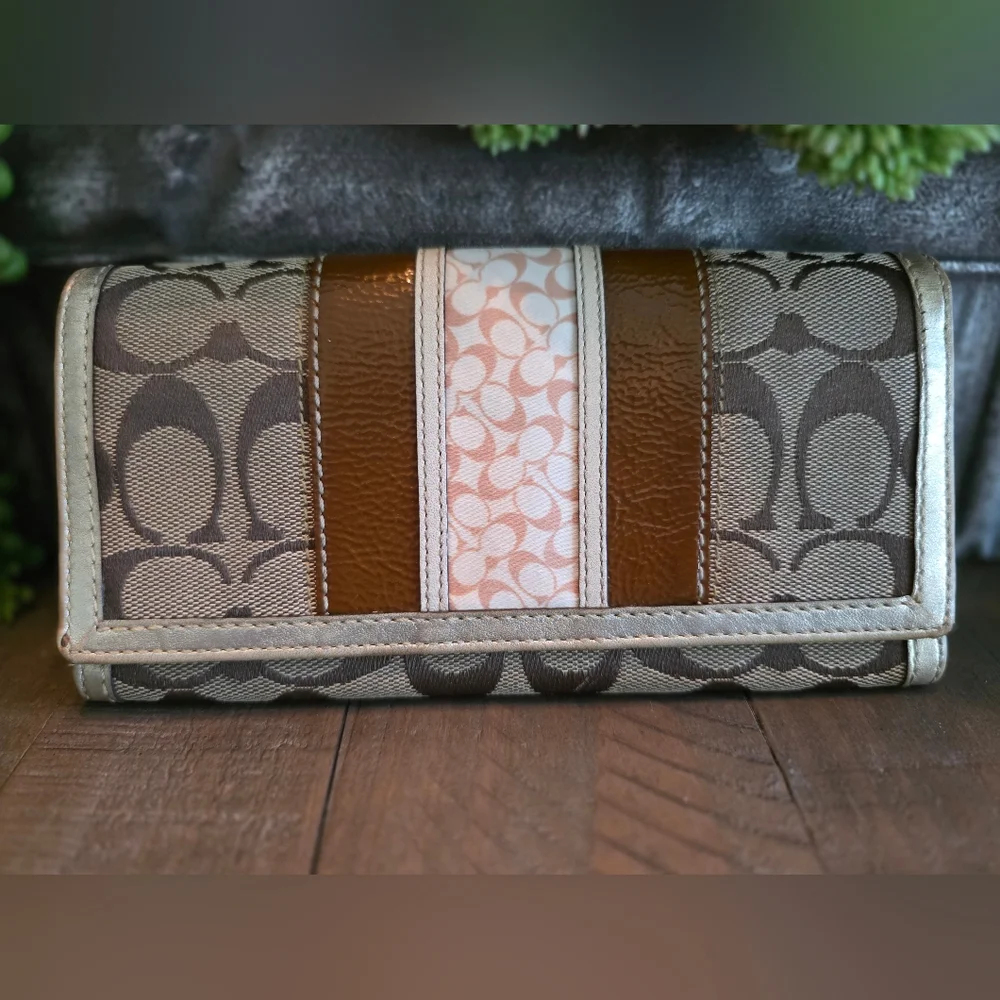 Coach Signature Canvas Wallet With Leather Metallic Stripe - Picture 3 of 10
